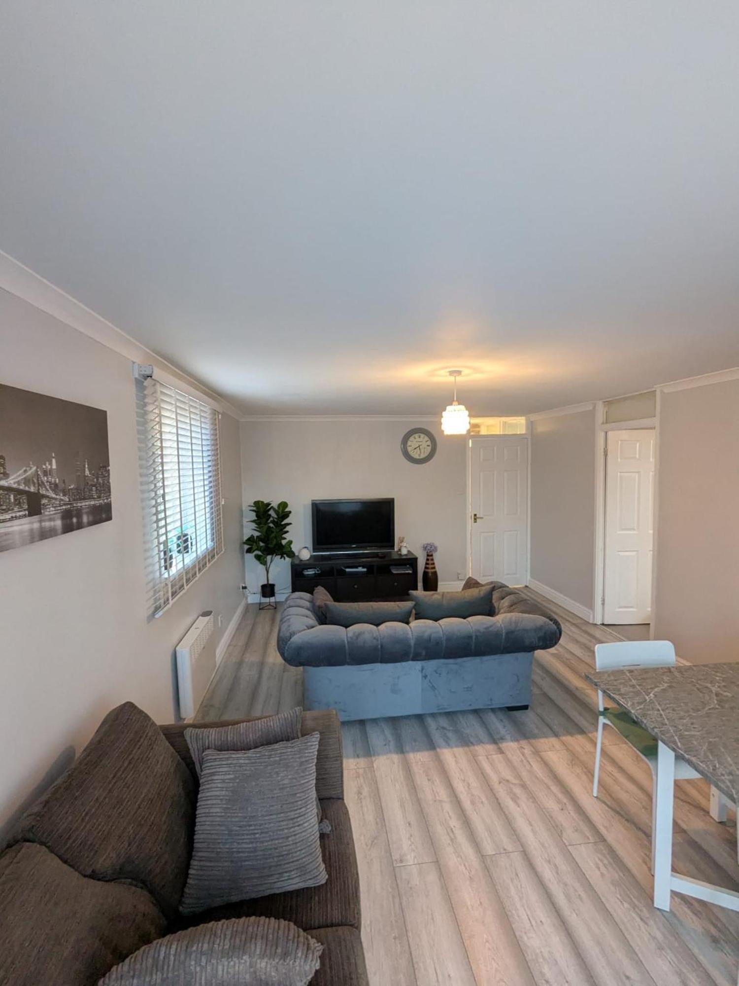 A&A Apartment Basildon Nevendon Exterior photo