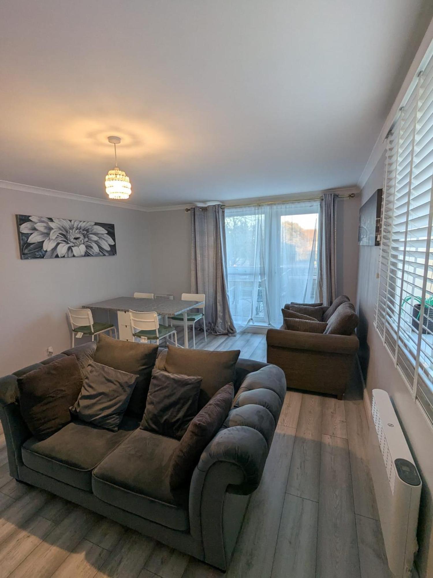 A&A Apartment Basildon Nevendon Exterior photo